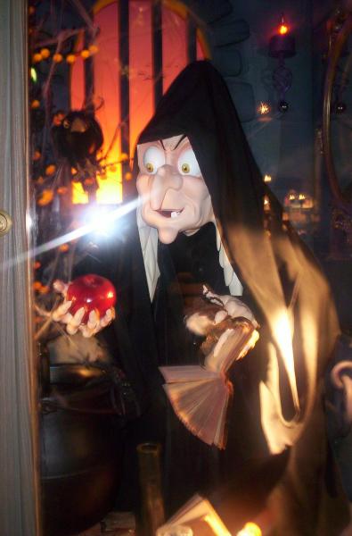 la sorciere dans blanche neige