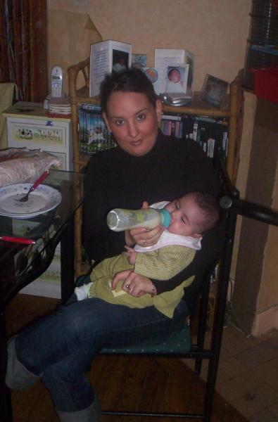 ma soeur melanie et sa fille lina a nouvel an 2006